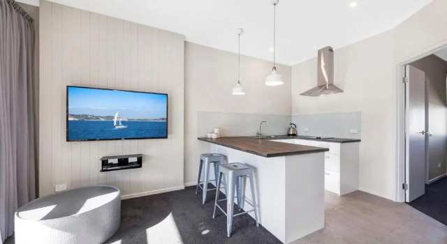 Апартаменты Moonlight Bay Apartments