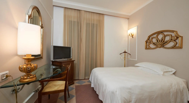 Одноместный номер Eurostars Centrale Palace Hotel