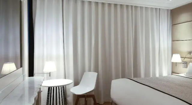 Двухместный номер Deluxe с балконом Hôtel R de Paris - Boutique Hotel