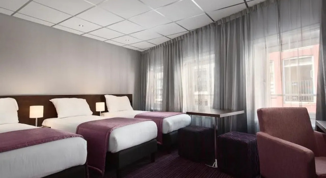 Трёхместный номер с видом на улицу Hotel Luxer