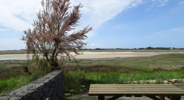 Коттедж Holiday Home With sea View in Portbail