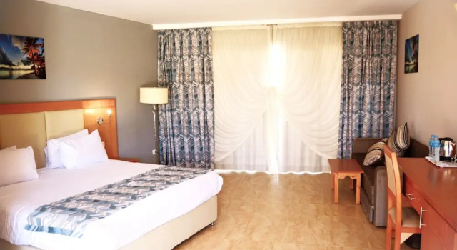 Бунгало с видом на бассейн Rewaya Inn Resort