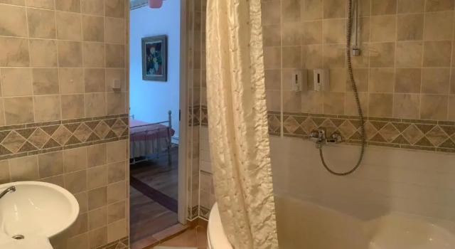 Люкс NB Hotel with Free Parking