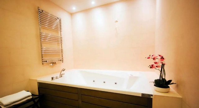 Полулюкс Luxury Hotel Residence