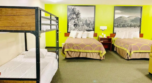 Шестиместный люкс Days Inn & Suites by Wyndham Flagstaff I-40