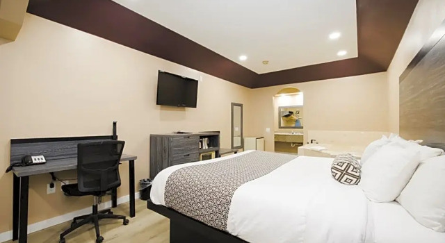 Двухместный люкс Sapphire Inn & Suites