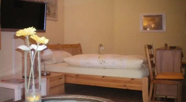 An der Aue, Book Hotel Michendorf 