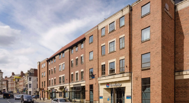 Travelodge York Central Micklegate, Забронировать Отель Отели Англии 3 звезды, 3*