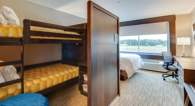 Люкс Holiday Inn Express & Suites - Union City by IHG