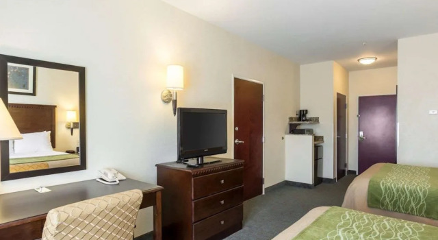 Шестиместный номер Standard с 2 комнатами Quality Inn Donaldsonville - Gonzales