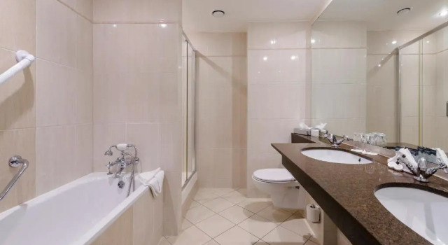 Двухместный семейный номер Standard Shearwater Hotel & Spa