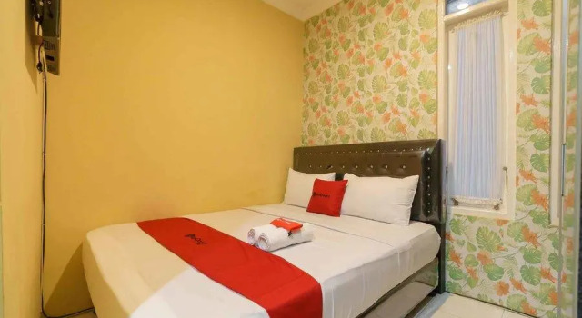 Номер Standard RedDoorz Syariah Near Jam Gadang Bukit tinggi 2