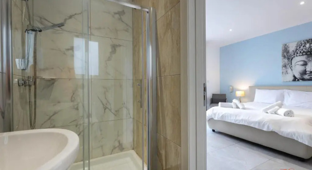 Seafront Penthouse w Unobstructed Sea Views, Buchen Sie Hotel Hotels & Unterkünfte in Mellieħa, Hotel
