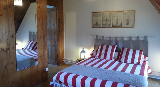 Четырёхместный семейный номер Standard Les Chambres du Château du Rozel