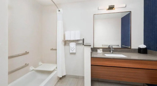 Четырёхместный номер Standard Fairfield Inn & Suites Santee