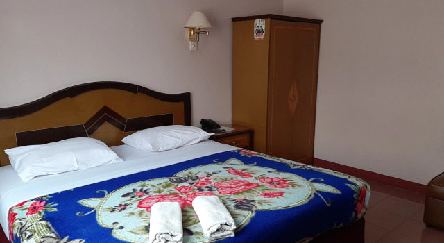Полулюкс Hotel Parewisata