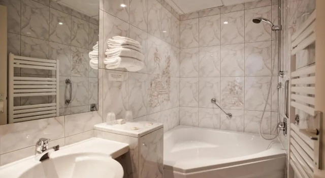 Номер Standard Logis Hôtel & Restaurant Arcombelle