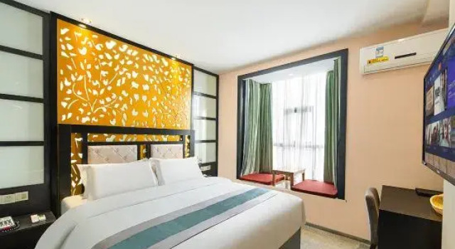 Люкс Super 8 Hotel (Yizhou Hechi University & Bus Terminal Branch)