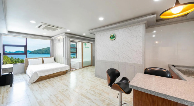 Geoje Marine Castel Pension