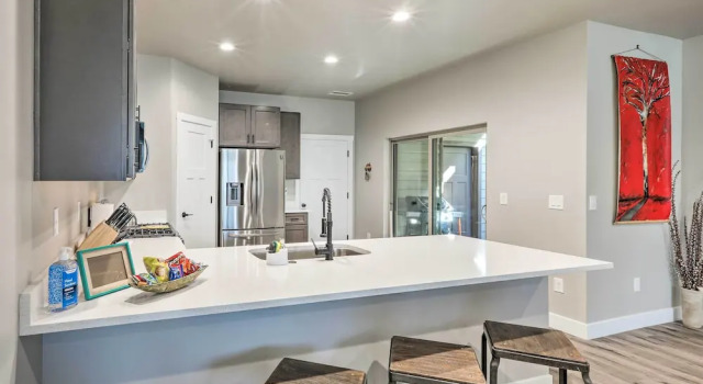 Modern Flagstaff Home, 4 Mi to Downtown!, Забронировать Дом для отпуска Флагстафф 