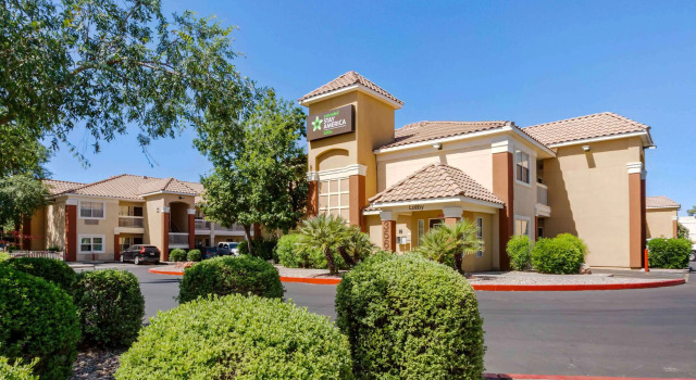 Extended Stay America Suites - Phoenix - Scottsdale - Old Town, Забронировать Отель Отели Скотсдейл с бассейном, рядом с HavenHealth of Scottsdale, Бассейн