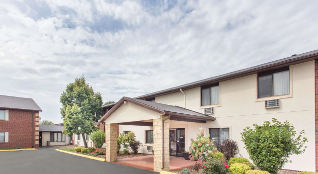 Baymont Inn and Suites Dubuque, Rezervasyon Otel Dubuque Iowa