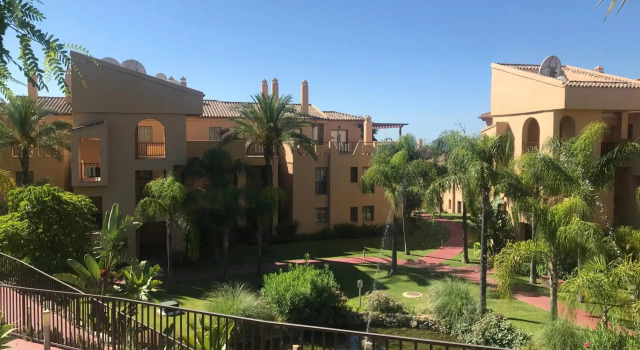 Luxury apartment in Benahavis with amazing views, Забронировать Апартаменты/квартира Отели Бенаавис с парковкой, Парковка