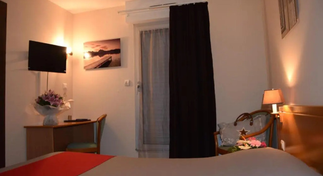 Hotel La Sirene, Rezerwuj Hotel  