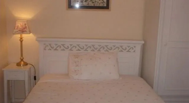 Bodlondeb Hotel, Prenota Hotel Criccieth 