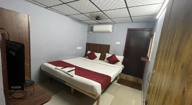 Skyry hotels Iyyappathangal, Забронировать Отель Отели Ченнаи с парковкой, рядом с Медицинский колледж и исследовательский институт Шри Рамачандра, Парковка