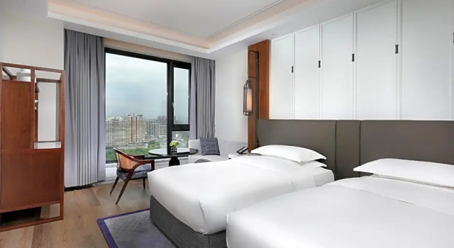 Двухместный номер Standard с видом на озеро Kingdom Hotel