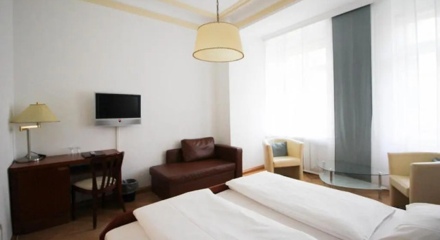 Трёхместный номер Standard Hotel Uhland
