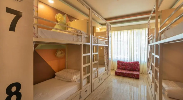 Moustache Rishikesh Luxuria - Hostel, Rezerwuj Hostel Hotele w Uttarakhand z basenem, Basen