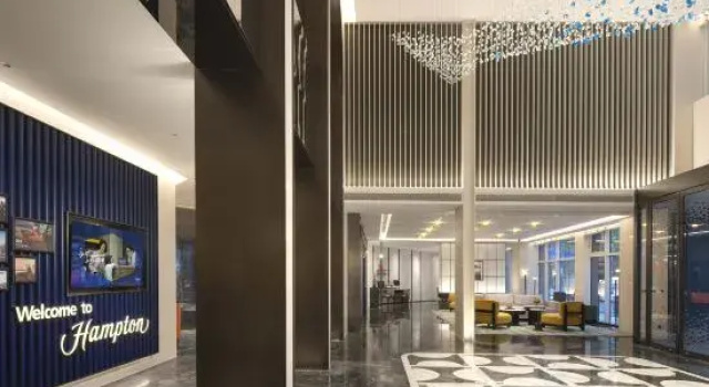 Qingdao May Fourth Square Olympic Sailing Center Hampton by Hilton Hotel, Забронировать Отель Бизнес-отели Шаньдун, 4* 5*