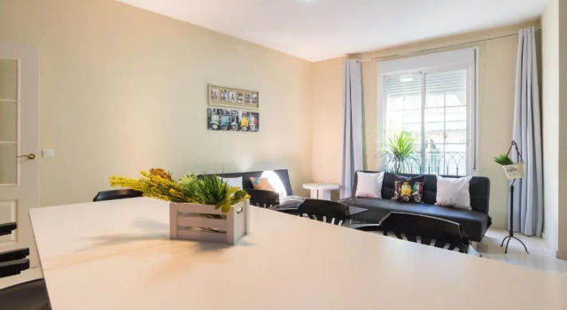GR2-Large Groups Apt-Walking Distance To Old Town, Забронировать Отель Малага Коста-дель-Соль, рядом с Музей Хорхе Рандо