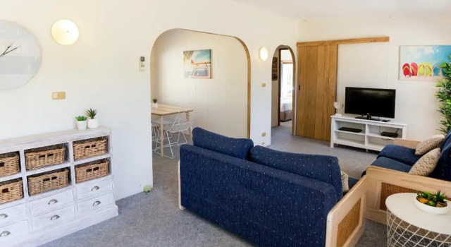 Коттедж с 2 комнатами Barlings Beach Holiday Park