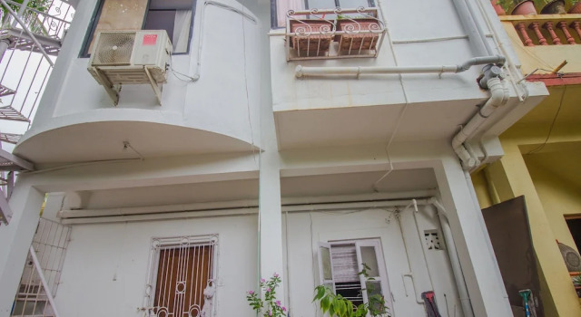 OYO 12164 Home Cozy 2BHK Pilerne Candolim, Rezerwuj Hotel Hotele w North Goa z parkingiem, Parking