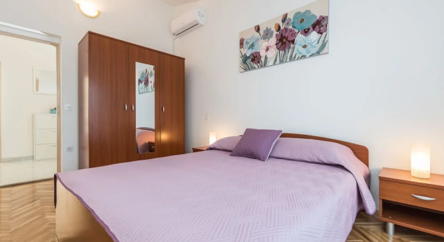 Апартаменты с балконом Apartment in Vrsi Near the Sea