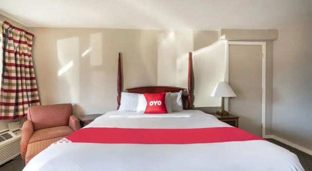 OYO Hotel Malden MA Broadway, Забронировать Отель Отели Массачусетса с парковкой, Парковка