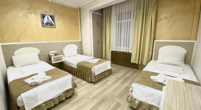 Трёхместный номер Grand Oral Hotel