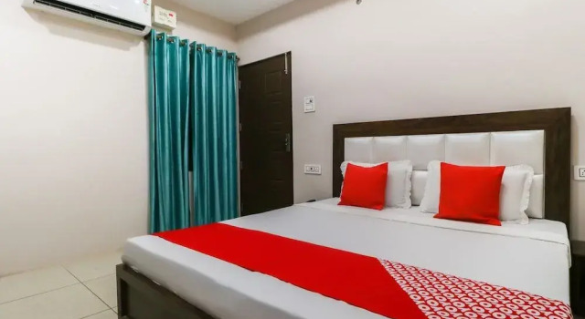 Malaya House by OYO Rooms, Book Hotel Jalandhar Punjab