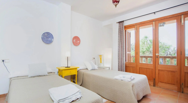 Sa Corbaia Nova, Book Villa Artá Majorca