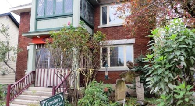 Downtown Bed and Breakfast, Varaa Hotelli Ottawa 