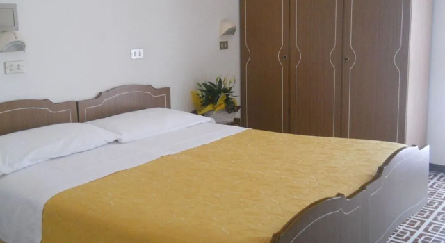 Hotel Laura, Rezervovat Hotel Gabicce Mare 