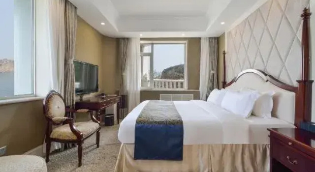 Люкс с видом на море Guoyao Wellness Dalian Residence Center