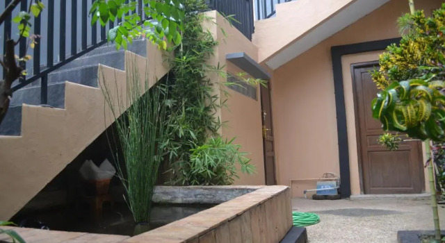 Camera doppia Economy con balcone e con vista Crown Guest House