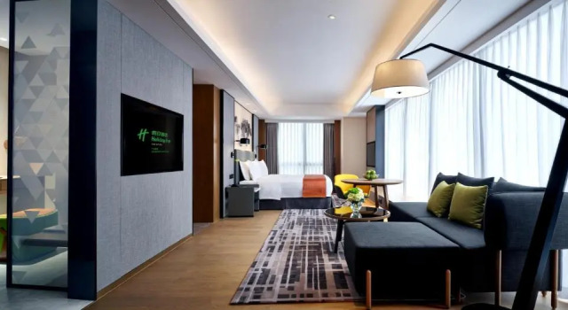 Двухместный люкс Holiday Inn Guangzhou South Lake-an lHG Hotel