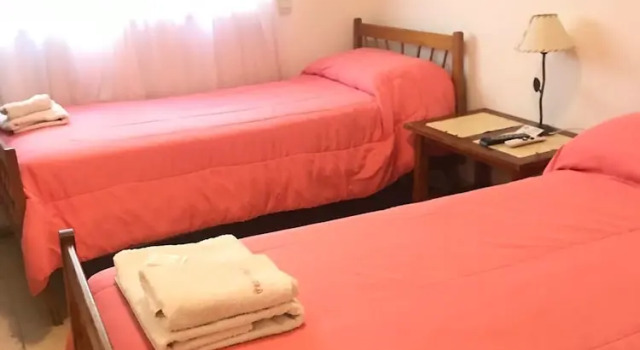 Трёхместный семейный номер Standard c 1 комнатой Hotel Embassy