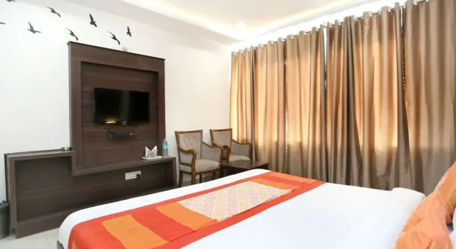 OYO 10940 Hotel Waves, Varaa Hotelli Chandigarh 