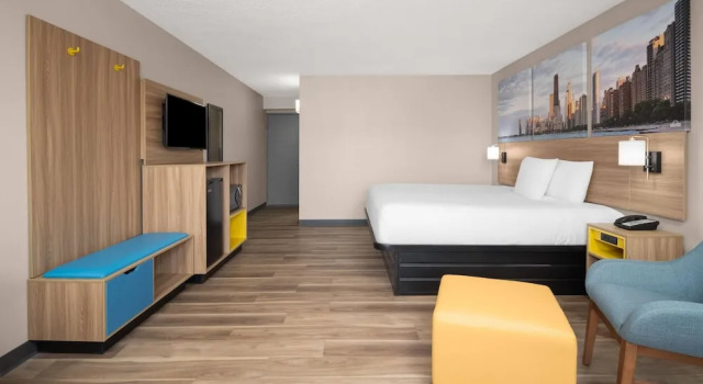Номер Deluxe Days Inn by Wyndham St. Charles IL